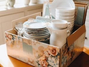How to Pack Dishes for Moving​